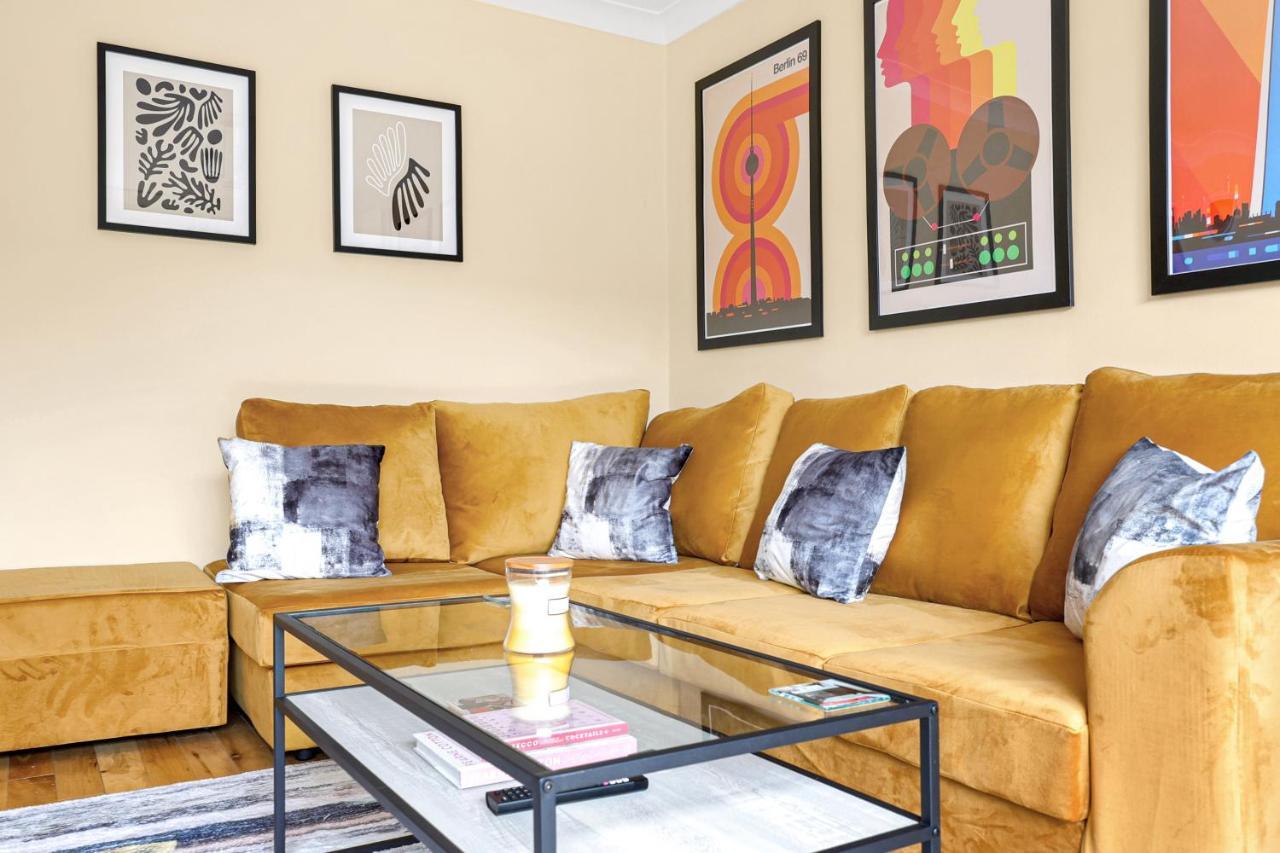 Charming 3 Bedroom House Short Term & Flexible Renting Canary Wharf With Free Wifi & Garden Apartamento
